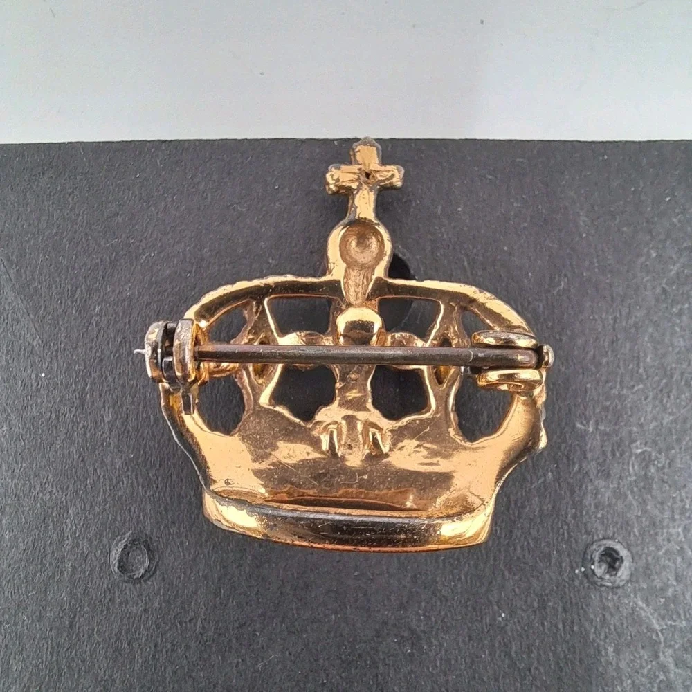Vintage Gold Tone King Crown Green Red Blue Rhinestone Brooch Pin
